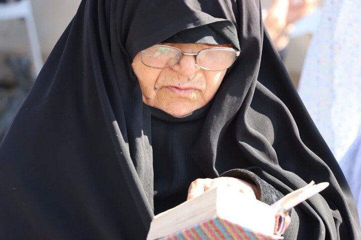 تصاویر/ نماز طلب باران به امامت حجت الاسلام و المسلمین مرتضی مطیعی در مصلی بزرگ شهرستان سمنان