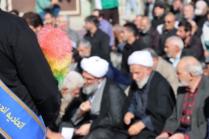 تصاویر/ نماز طلب باران به امامت حجت الاسلام و المسلمین مرتضی مطیعی در مصلی بزرگ شهرستان سمنان