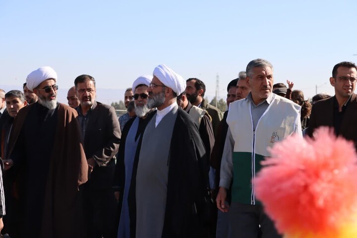 تصاویر/ نماز طلب باران به امامت حجت الاسلام و المسلمین مرتضی مطیعی در مصلی بزرگ شهرستان سمنان