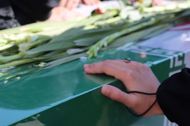 تصاویر/ مصلی بزرگ سمنان شاهد حضور پیکر مطهر شهید گمنام در مراسم باشکوه نماز جمعه بود