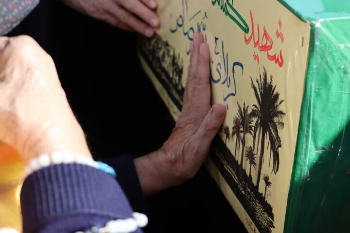 تصاویر/ مصلی بزرگ سمنان شاهد حضور پیکر مطهر شهید گمنام در مراسم باشکوه نماز جمعه بود