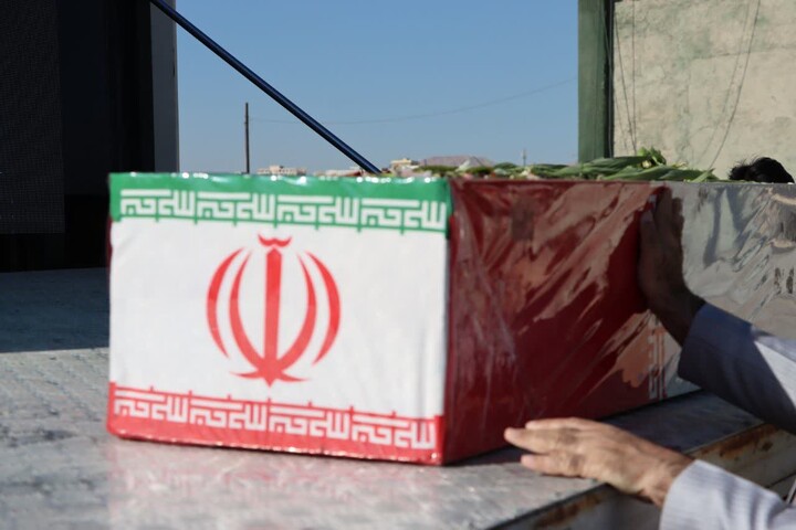 تصاویر/ مصلی بزرگ سمنان شاهد حضور پیکر مطهر شهید گمنام در مراسم باشکوه نماز جمعه بود