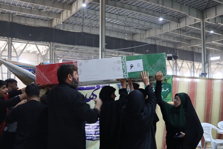 تصاویر/ مصلی بزرگ سمنان شاهد حضور پیکر مطهر شهید گمنام در مراسم باشکوه نماز جمعه بود