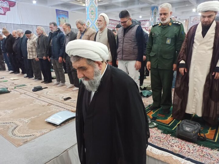 تصاویر/ نماز عبادی سیاسی نمازجمعه کاشان