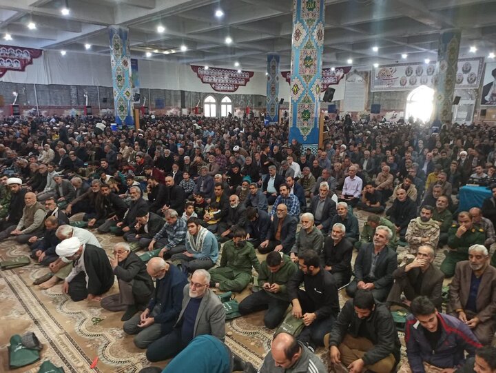 تصاویر/ نماز عبادی سیاسی نمازجمعه کاشان