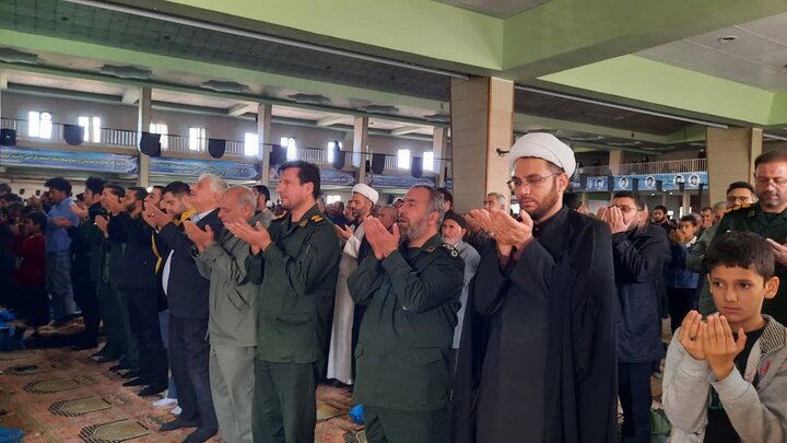 تصاویر/اقامه نماز عبادی سیاسی جمعه در خمین