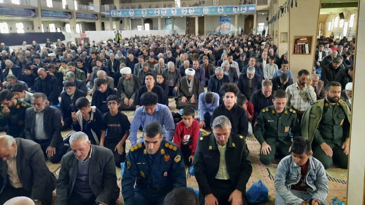 تصاویر/اقامه نماز عبادی سیاسی جمعه در خمین