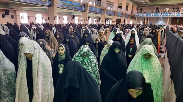 تصاویر/اقامه نماز عبادی سیاسی جمعه در خمین