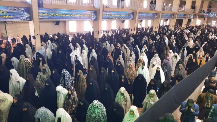 تصاویر/اقامه نماز عبادی سیاسی جمعه در خمین