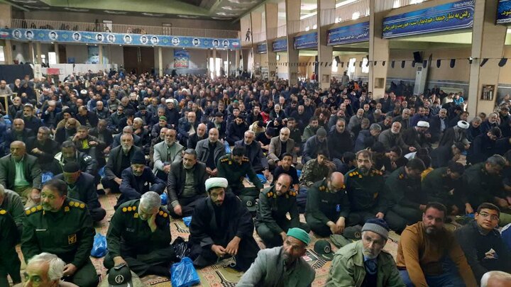 تصاویر/اقامه نماز عبادی سیاسی جمعه در خمین