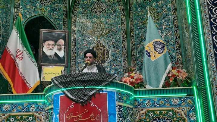 تصاویر/اقامه نماز عبادی سیاسی جمعه در خمین