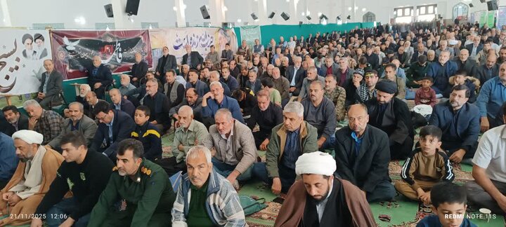 تصاویر/اقامه نماز عبادی سیاسی جمعه در ساوه