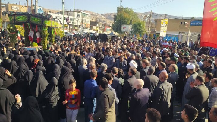 تصاویر/حضور پرشور مردم دورود برای استقبال از یکی از شهدای گمنام دفاع مقدس