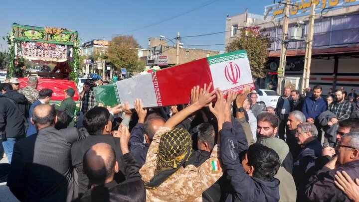 تصاویر/حضور پرشور مردم دورود برای استقبال از یکی از شهدای گمنام دفاع مقدس