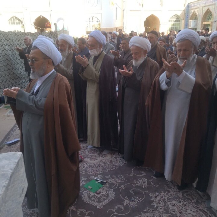 اقامه نماز طلب باران به امامت امام جمعه سبزوار