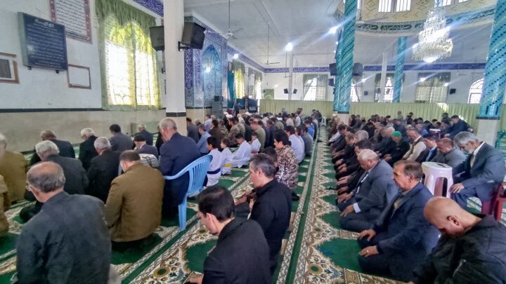 تصاویر/ اقامه نماز جمعه شهر بهرمان