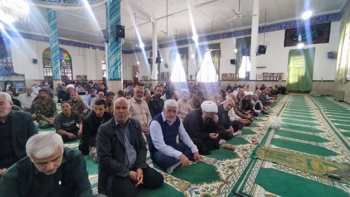 تصاویر/ اقامه نماز جمعه شهر بهرمان