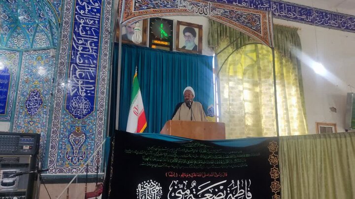 تصاویر/ اقامه نماز جمعه شهر بهرمان