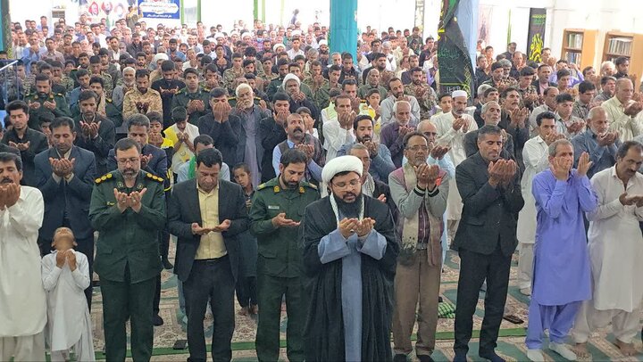 تصاویر/ اقامه نماز جمعه شهر ریگان