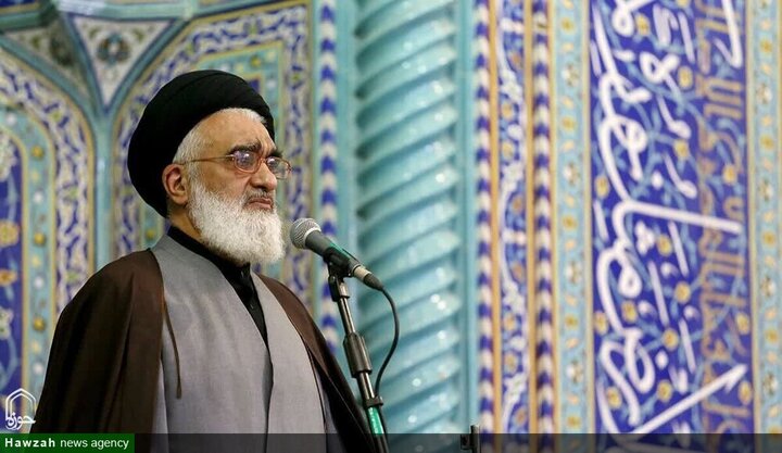 مکتبِ فاطمی تمام الٰہی تحریکوں کی بنیاد ہے: خطیبِ نماز جمعہ قم