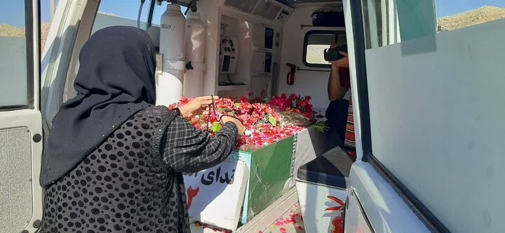 تصاویر/استقبال مردم معمولان و افرینه پلدختر از شهدای گمنام