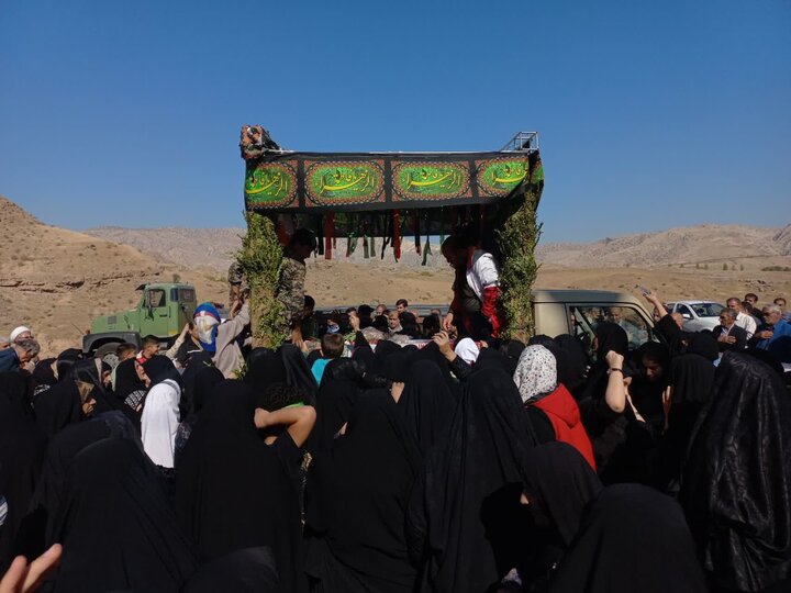 تصاویر/استقبال مردم معمولان و افرینه پلدختر از شهدای گمنام