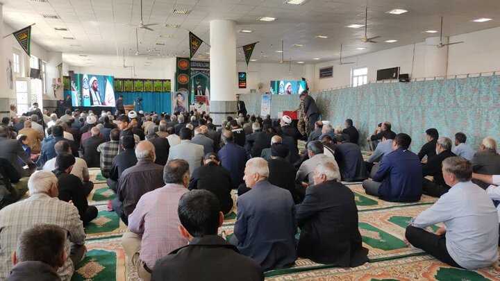 تصاویر/ اقامه نماز جمعه شهر کشکوئیه