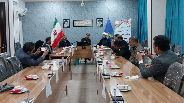 تصاویر/ نشست خبری فرمانده ناحیه مقاومت بسیج اردکان با اصحاب رسانه