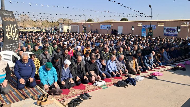 تصاویر/ نماز عبادی سیاسی نمازجمعه آران و بیدگل