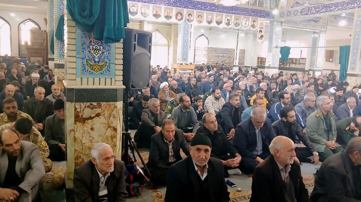 نماز جمعه میانه به روایت تصویر