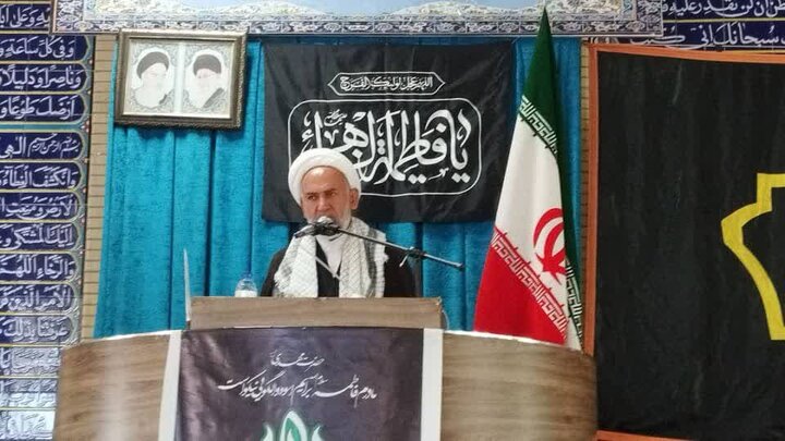 تصاویر/ اقامه نماز جمعه شهر بلورد