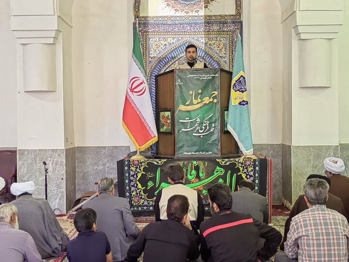 تصاویر/ اقامه نماز جمعه شهر شهداد