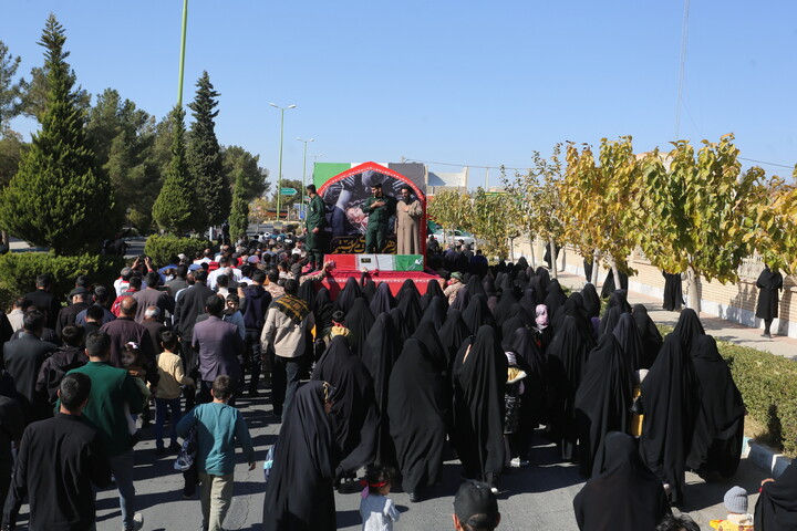 تصاویر/ استقبال مردم شهرهای تودشک و کوهپایه از کاروان اهالی بهشت