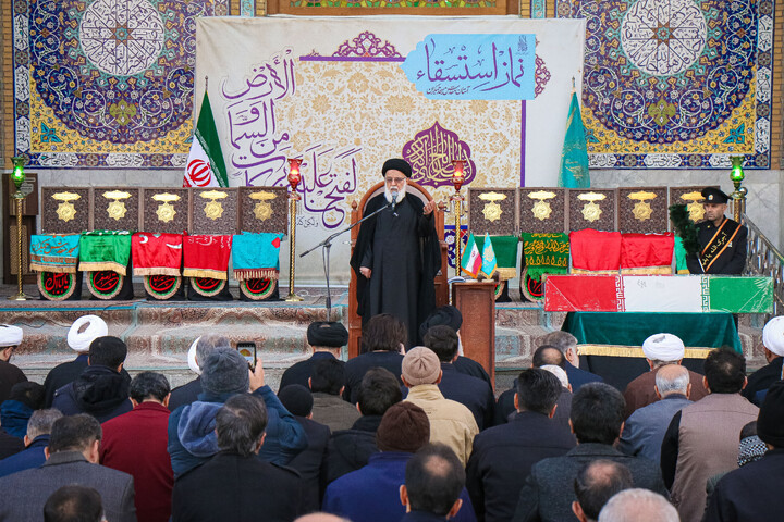 تصاویر/ نماز باران در مسجد مقدس جمکران