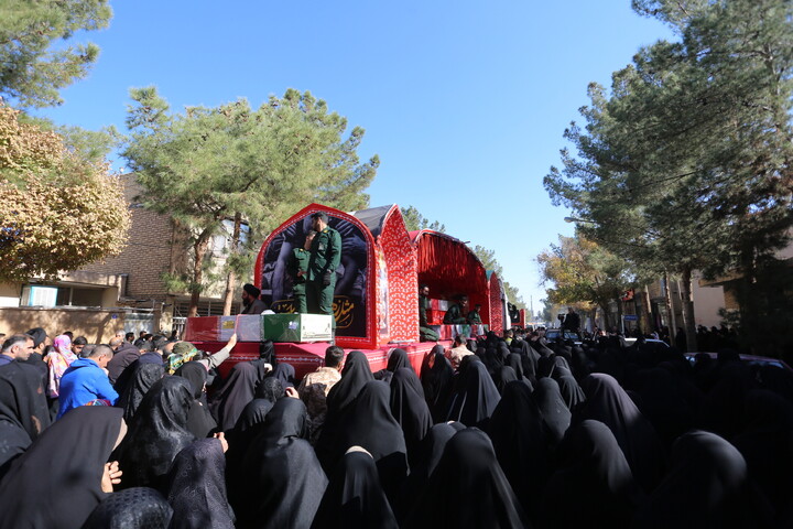 تصاویر/ آیین استقبال مردم شهر هرند از کاروان اهالی بهشت