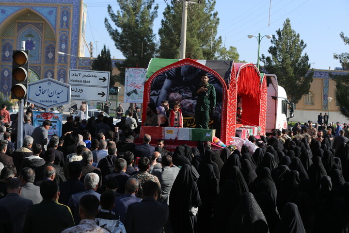 تصاویر/ آیین استقبال مردم شهر هرند از کاروان اهالی بهشت