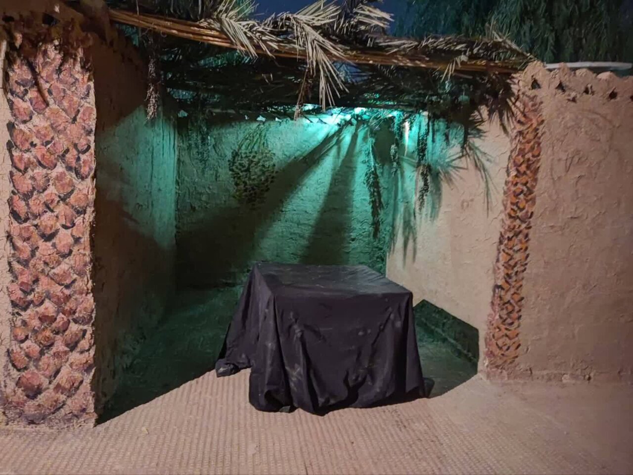 برپایی نمایشگاه «زیر سایه مادر» در قم