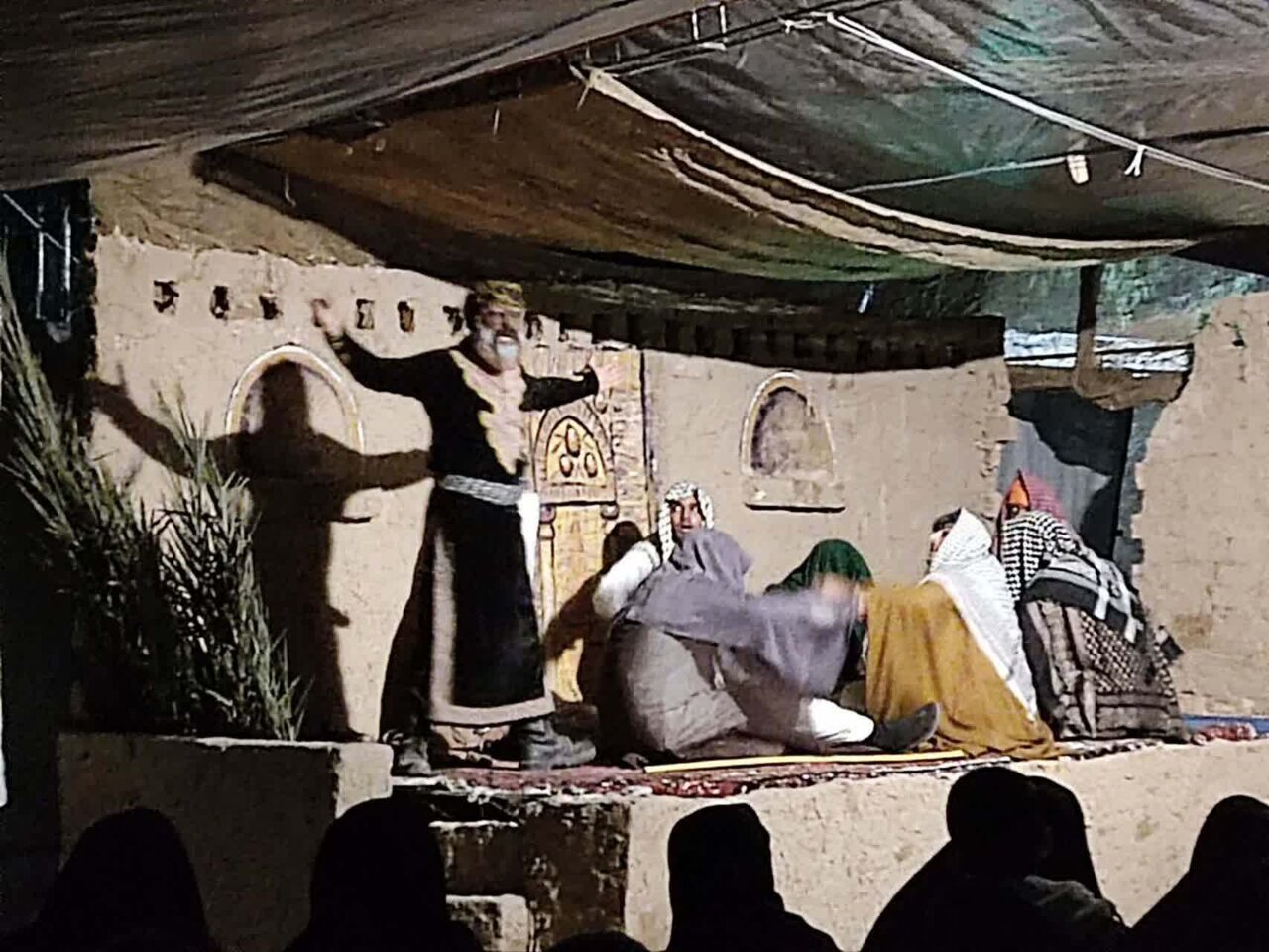 برپایی نمایشگاه «زیر سایه مادر» در قم