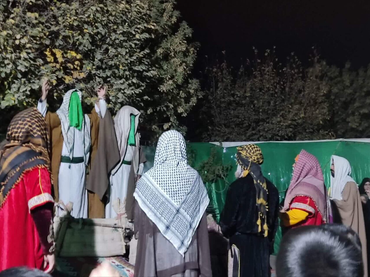 برپایی نمایشگاه «زیر سایه مادر» در قم