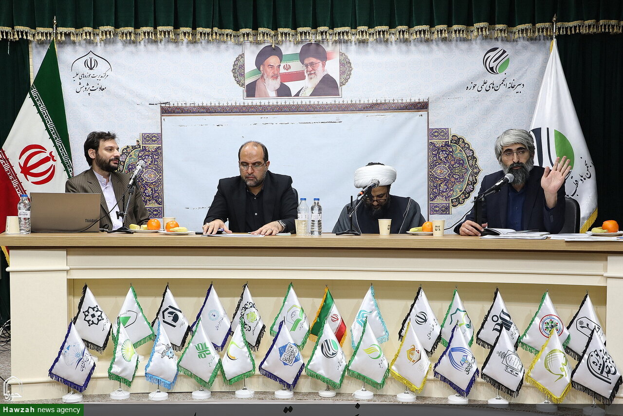 انطلاق فصلٍ جديدٍ من التعاون بين الحوزات العلميّة والإعلام الوطنيّ.. المحتوى الغنيّ لحوزة قم العلميّة على شاشة البثّ