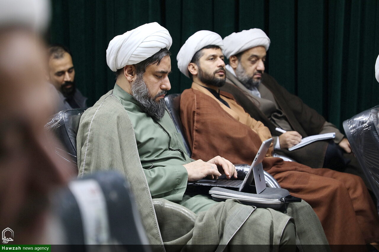 انطلاق فصلٍ جديدٍ من التعاون بين الحوزات العلميّة والإعلام الوطنيّ.. المحتوى الغنيّ لحوزة قم العلميّة على شاشة البثّ