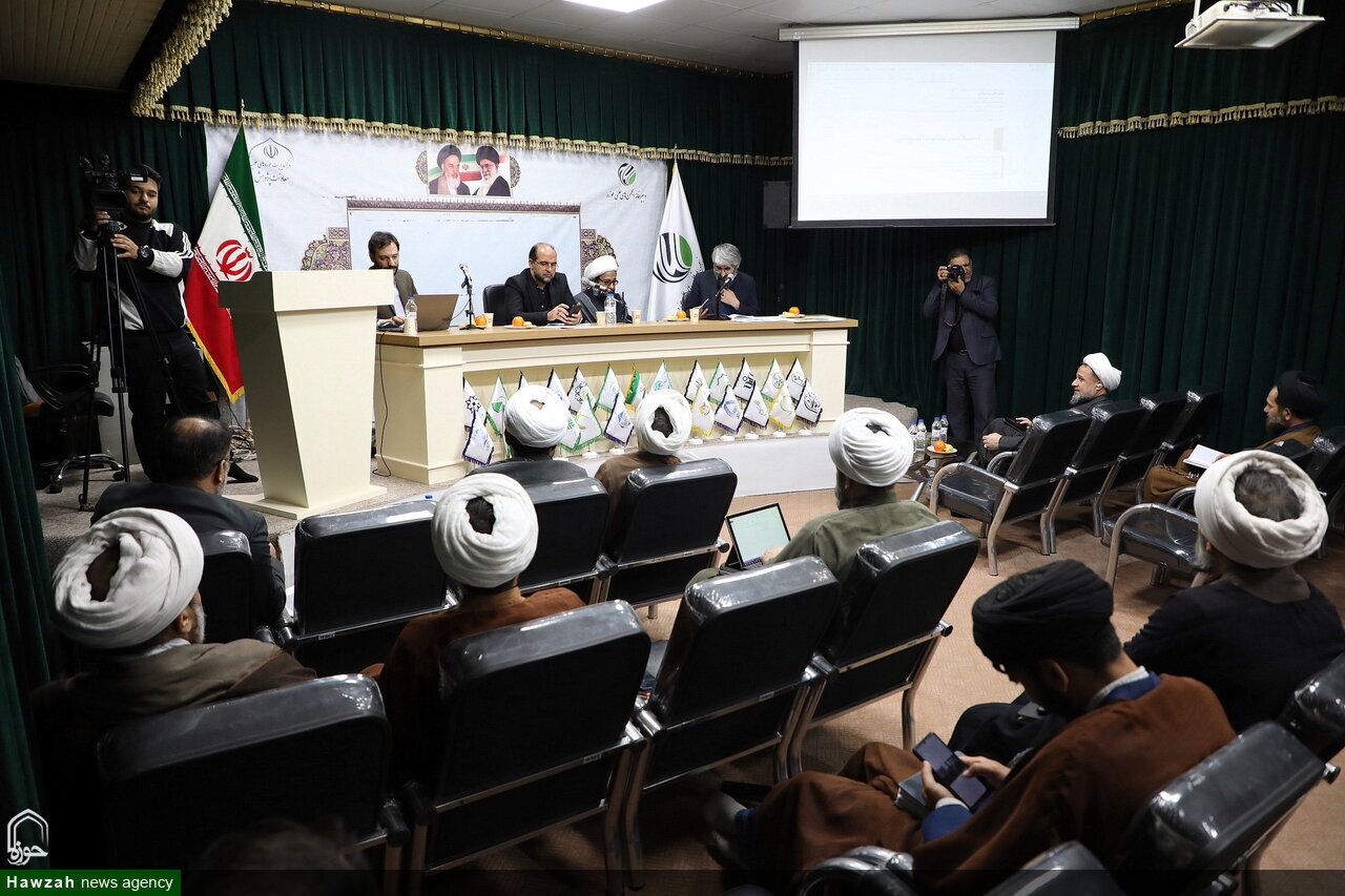 انطلاق فصلٍ جديدٍ من التعاون بين الحوزات العلميّة والإعلام الوطنيّ.. المحتوى الغنيّ لحوزة قم العلميّة على شاشة البثّ