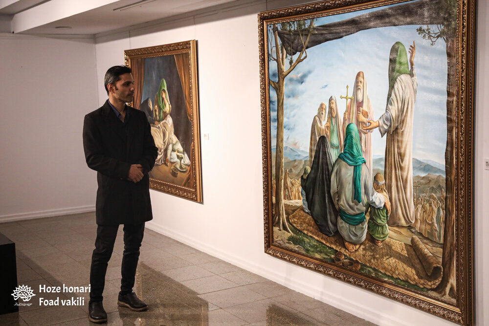 نمایشگاه "سپیدتر از یاس"؛ روایتی رنگ و روغنی از زندگی بانوی دو عالم