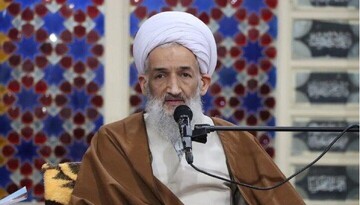 پیروزی انقلاب مرهون حضور مردم است