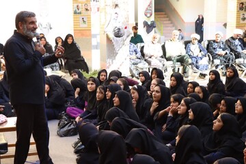 تصاویر/ یادواره شهدا در مدرسه عالیشهر با حضور حاج حسین یکتا