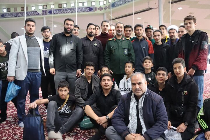 تصاویر/حضور حلقات صالحین پایگاه های بسیج شهر اراک در مصلی بیت‌المقدس