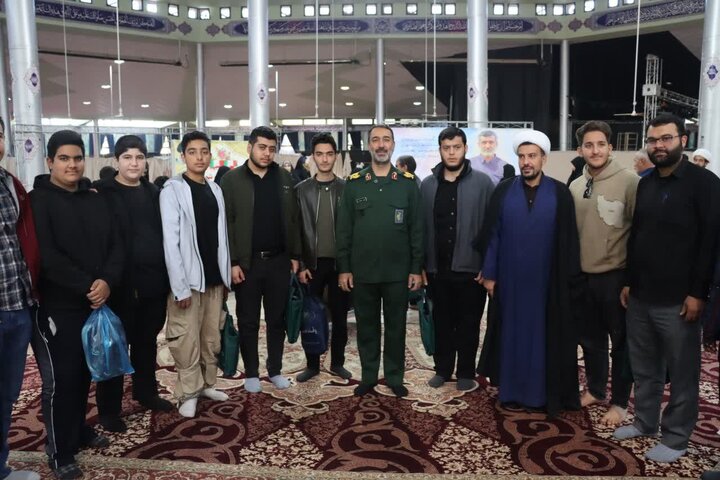 تصاویر/حضور حلقات صالحین پایگاه های بسیج شهر اراک در مصلی بیت‌المقدس