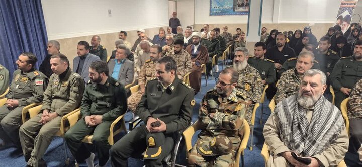 تصاویر / دیدار جمعی از بسیجیان با امام جمعه شهرستان آبیک