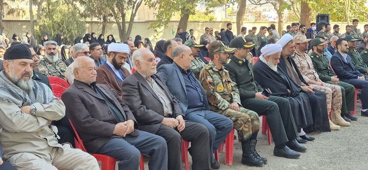 تصاویر / دیدار جمعی از بسیجیان با امام جمعه شهرستان آبیک