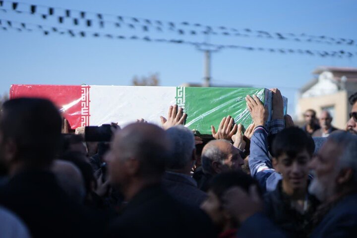 تصاویر/ استقبال مردم شهرستان های ازنا و الیگودرز از شهدای گمنام